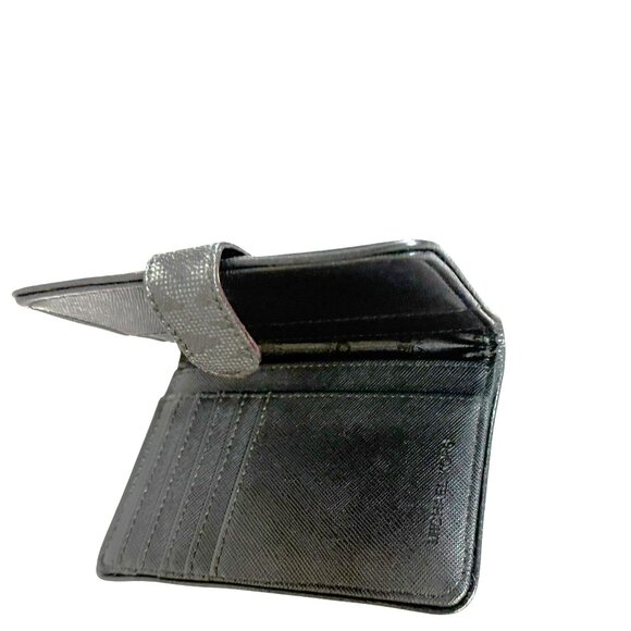 EUC - Michael Kors Passport Case/Holder - Picture 12 of 13